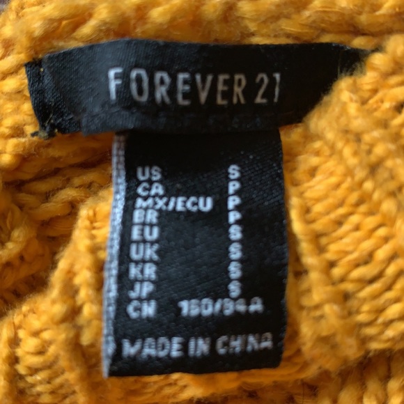 Mock neck cropped sweater!! Cute winter fashion⭐️ - Picture 2 of 2